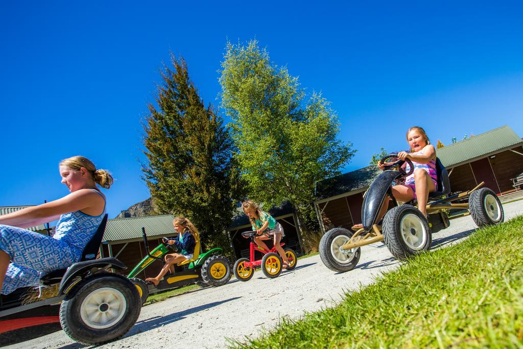 Queenstown Top 10 Holiday Park Esterno foto