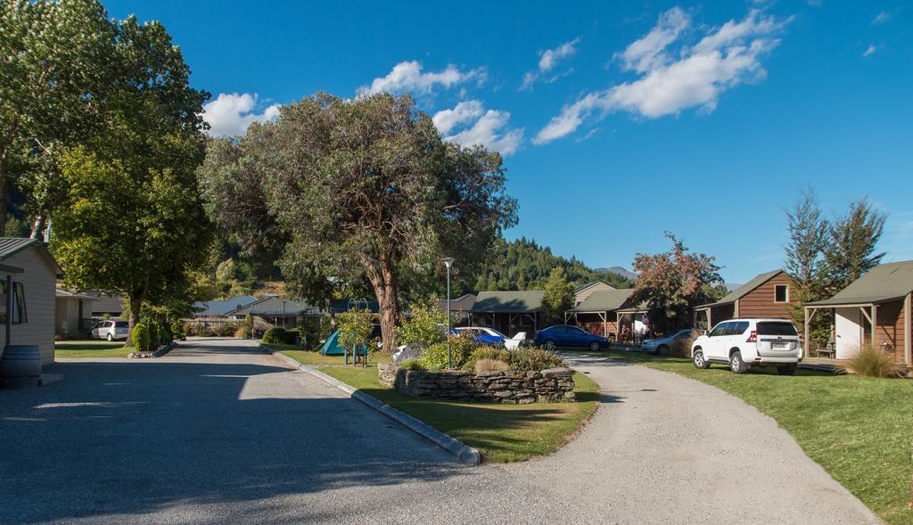 Queenstown Top 10 Holiday Park Esterno foto