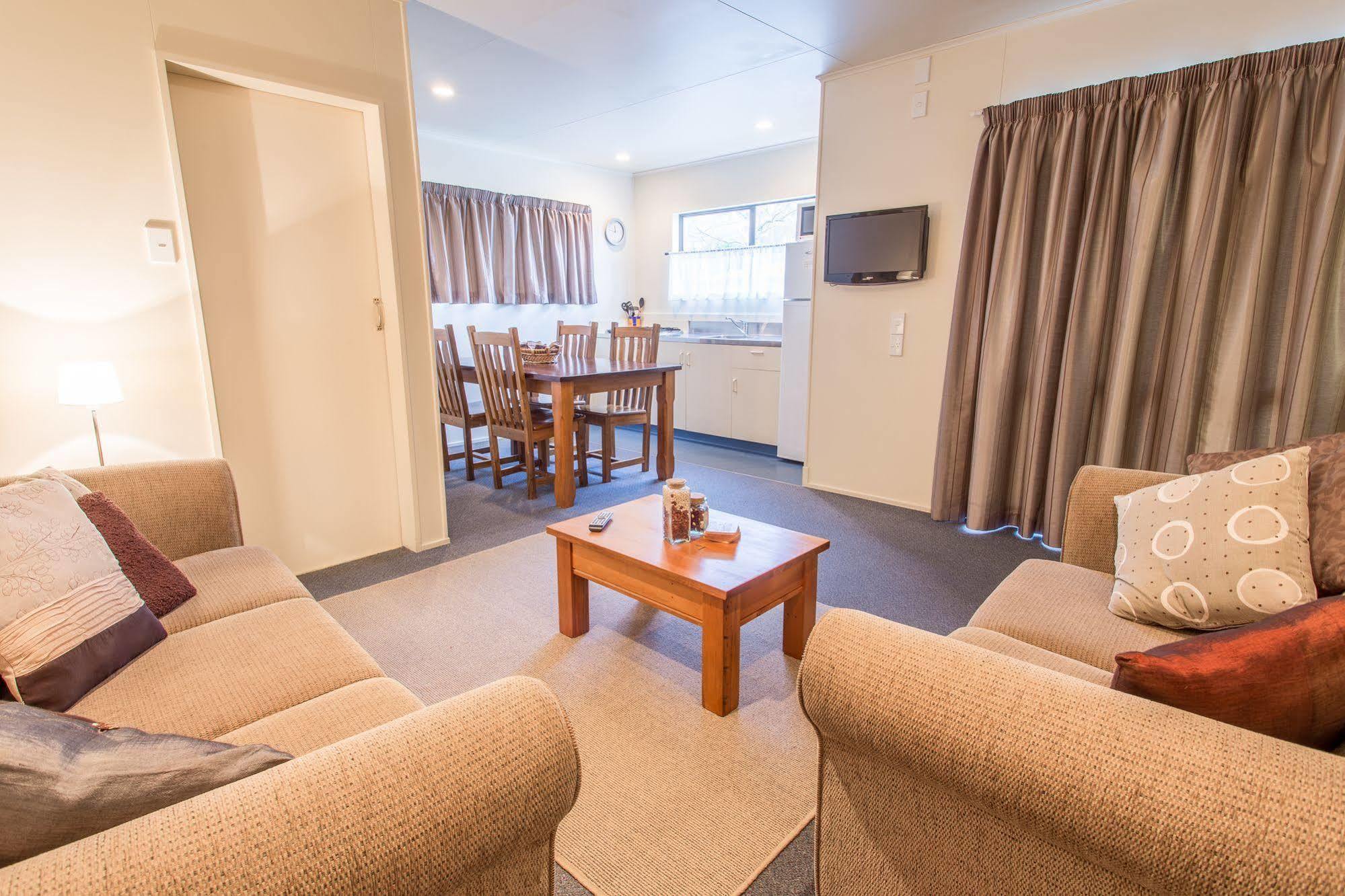 Queenstown Top 10 Holiday Park Esterno foto