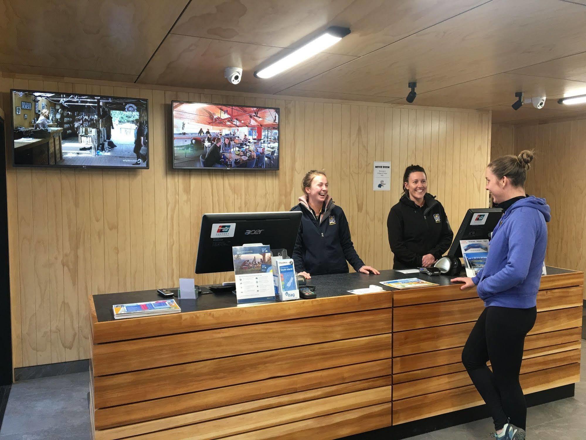 Queenstown Top 10 Holiday Park Esterno foto